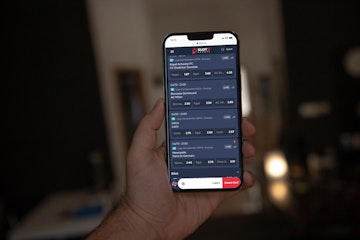 Slot V pariuri mobil